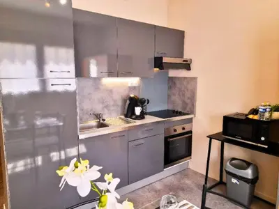 Cuisine ou kitchenette dans l'établissement Le Cocon Beauvaisien - Centre Ville - Proche Gare