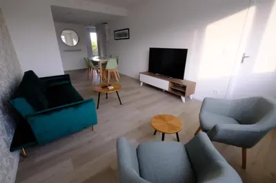 Télévision ou salle de divertissement dans l'établissement Sur les toits de Dieppe