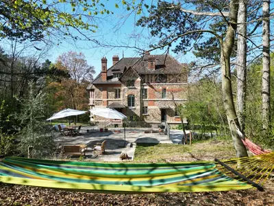 Jardin de l'établissement Le Manoir du Cerf