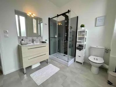 Salle de bains dans l'établissement L’Accostage