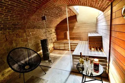 Coin salon dans l'établissement Le Spa Beauvoisine - Jacuzzi Sauna Rouen centre Free parking