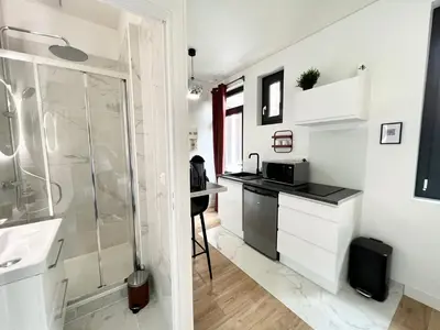 Salle de bains dans l'établissement Le JOY, studio au coeur de la ville