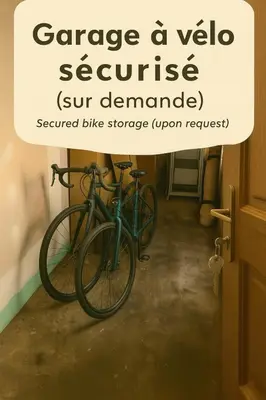 Vélo sur le terrain de l'établissement Appartement, terrasse & barbecue ou dans les environs