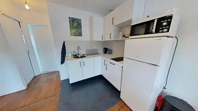 Cuisine ou kitchenette dans l'établissement Vue sur Seine