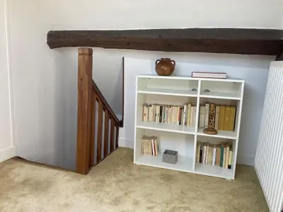 Bibliothèque dans l'appartement