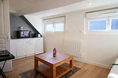 Cuisine ou kitchenette dans l'établissement Le Petit Nid en plein centre-ville de Rouen !