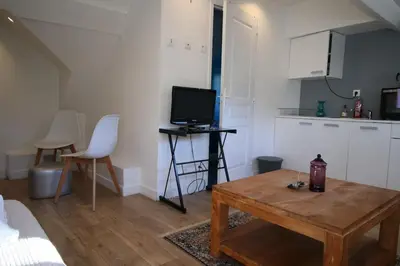 Cuisine ou kitchenette dans l'établissement Le Petit Nid en plein centre-ville de Rouen !