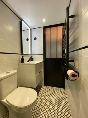 Salle de bains dans l'établissement La Maison du Pere Pilon avec petit dejeuner