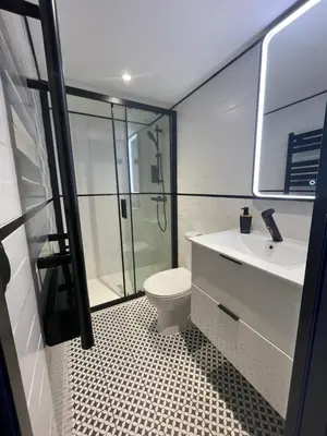 Salle de bains dans l'établissement La Maison du Pere Pilon avec petit dejeuner