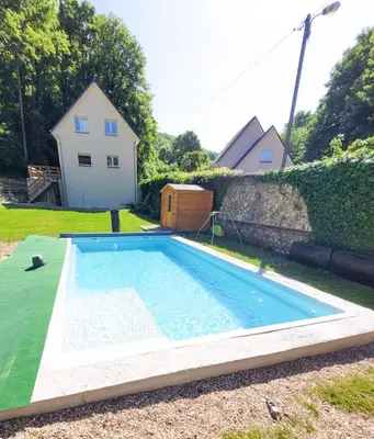 Piscine de l'établissement Maison à Rouen jusqu'à 6 personnes, centre-ville ou située à proximité
