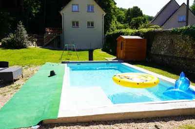 Piscine de l'établissement Maison à Rouen jusqu'à 6 personnes, centre-ville ou située à proximité