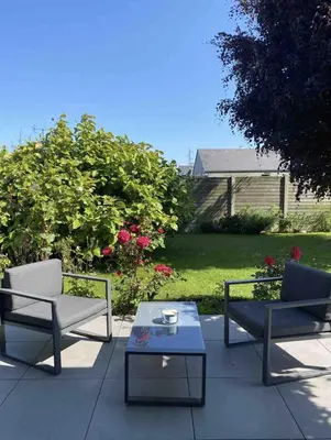 Jardin de l'établissement Suite avec jacuzzi idéale pour visiter la Normandie