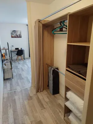 Plan de l'établissement Appartement équipé proche aéroport et gare
