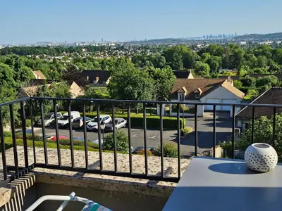 Balcon ou terrasse dans l'établissement L' Eglise - 2 pièces avec balcon au dernier étage vue Paris