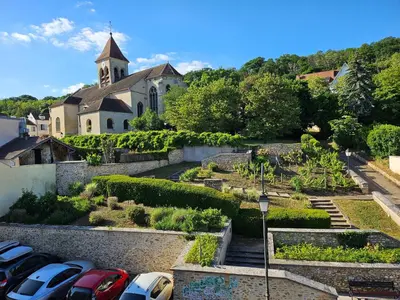 Jardin de l'établissement L' Eglise - 2 pièces avec balcon au dernier étage vue Paris