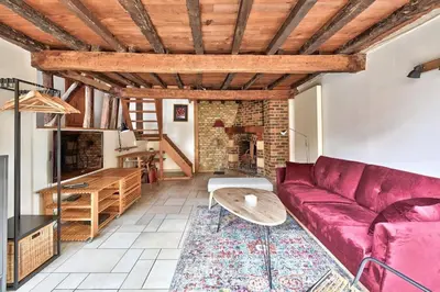 Cuisine ou kitchenette dans l'établissement Maison de ville spacieuse et calme en plein coeur d'Amiens