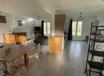 Cuisine ou kitchenette dans l'établissement Gîte Le Rhodo