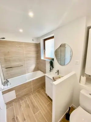 Salle de bains dans l'établissement Le Mimosa