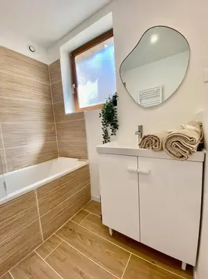 Salle de bains dans l'établissement Le Mimosa
