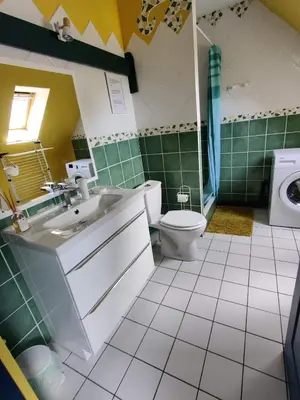 Salle de bains dans l'établissement Au Perchoir de la Chouette