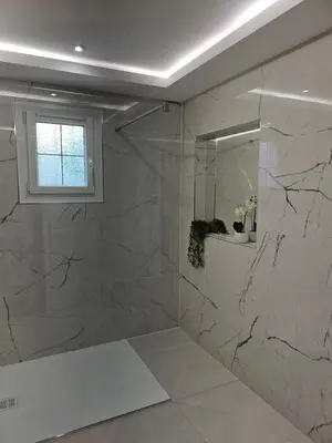 Salle de bains dans l'établissement Chambre chez particulier avec petit déjeuner, piscine, pool house