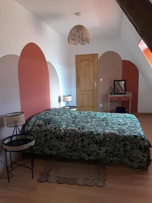 Un ou plusieurs lits dans un hébergement de l'établissement Chambre d'hôtes chez CBL déco une pause charmante en normandie