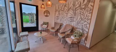 Coin salon dans l'établissement Les terres de Marie - Le Chêne et Le Hêtre