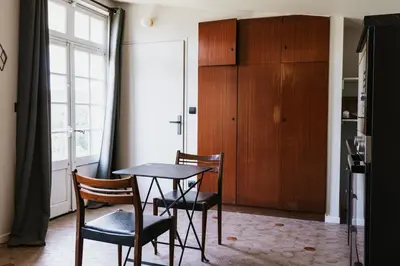 Plan de l'établissement Appartement les Glycines - Accès Piscine