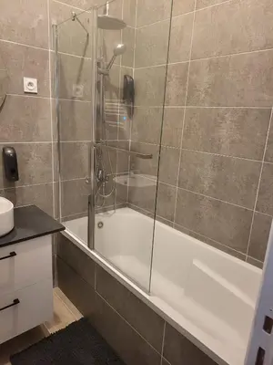 Salle de bains dans l'établissement Appartement 45 m2, proche gare Vernon-Giverny
