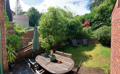 Jardin de l'établissement Le Rayon de Soleil - Grand & Lumineux - Plage et Gare