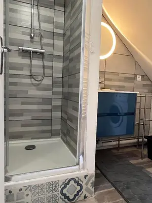 Salle de bains dans l'établissement Duplex Beauregard - calme & proche de la plage