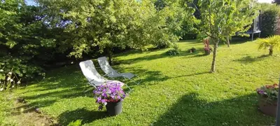 Jardin de l'établissement Le logis de la chouette