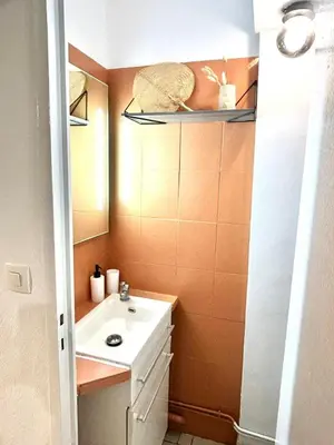 Salle de bains dans l'établissement Studio le nid rouennais, calme en hypercentre