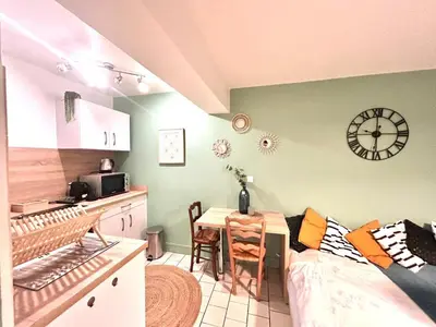 Cuisine ou kitchenette dans l'établissement Studio le nid rouennais, calme en hypercentre