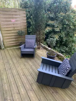 Jardin de l'établissement O ' Garden et sa terrasse