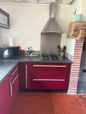 Cuisine ou kitchenette dans l'établissement Maison en Colombage