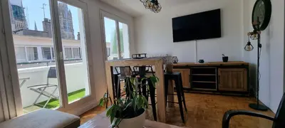 Cuisine ou kitchenette dans l'établissement Le Petit Horloge