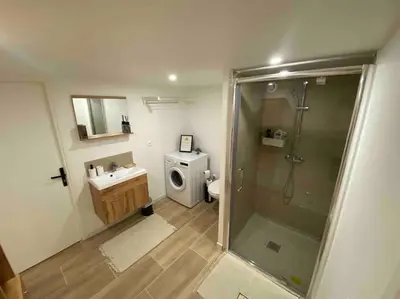 Salle de bains dans l'établissement Appartement 60m2 6 voyageurs