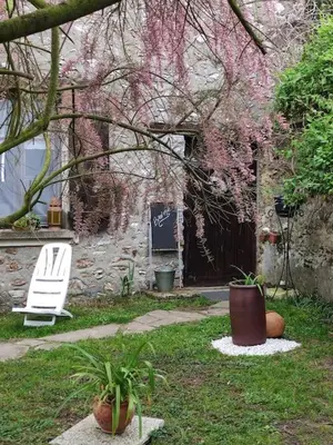 Jardin de l'établissement Le cottage de Mercey