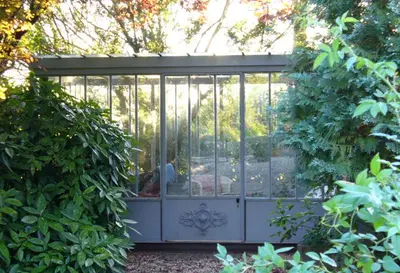 Jardin de l'établissement La Pluie de Roses