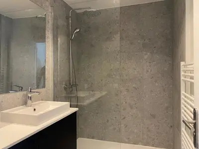 Salle de bains dans l'établissement Le Chaleureux