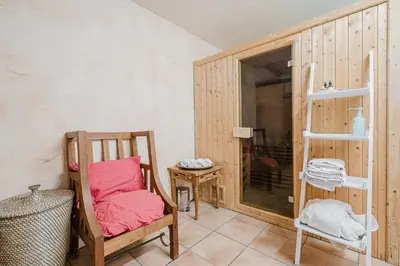 Salle de bains dans l'établissement Maison bonheur proche GIVERNY et top pour télétravail