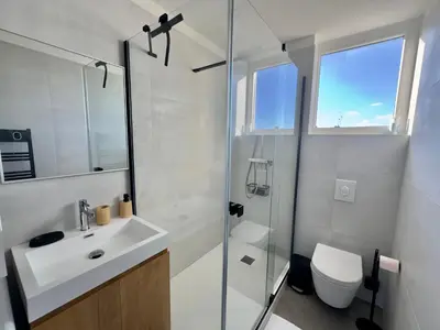 Salle de bains dans l'établissement Vue Cathédrale, Beffroi, Netflix en Hyper Centre