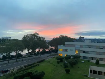 Lever ou coucher de soleil vu de l'appartement ou à proximité