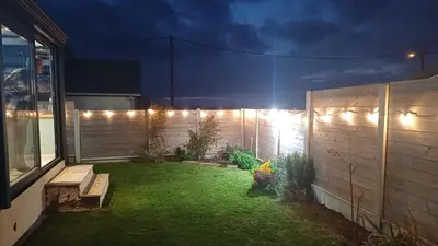 Jardin de l'établissement Maison classée 4 étoiles vue sur la mer