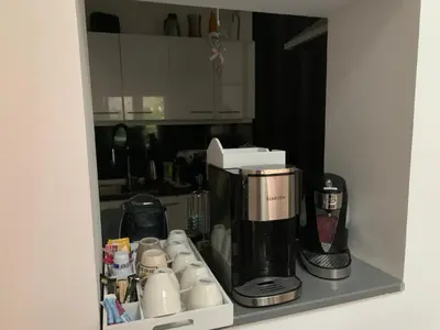 Plateau bouilloire dans l'établissement Magny en Vexin : Maison meublée