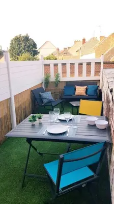 Coin salon dans l'établissement Le Chat Bleu - Terrasse sur les toits - Wifi