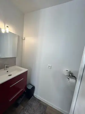 Salle de bains dans l'établissement Appt 2 à deux pas de la gare d'Amiens