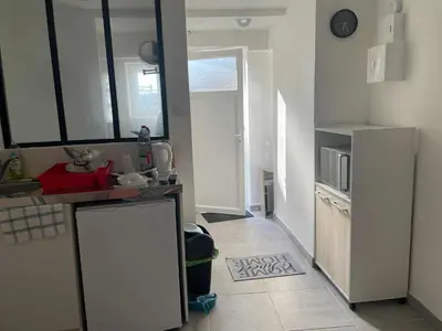 Cuisine ou kitchenette dans l'établissement Studio indépendant proche Paris et nature
