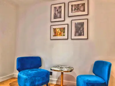 Coin salon dans l'établissement suite st lo 2